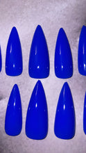 Load image into Gallery viewer, Inky Blue Press on Nails
